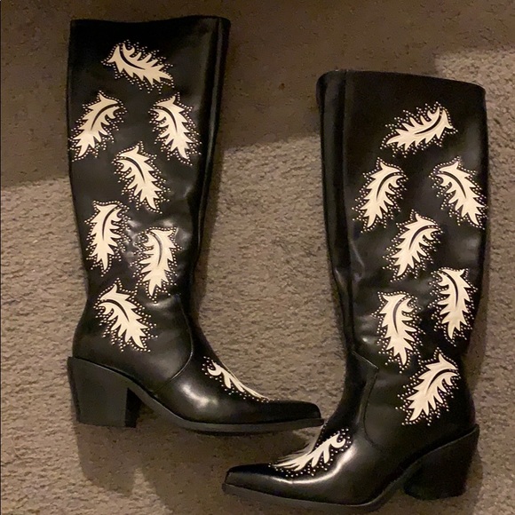 Tall western boots - Picture 3 of 5